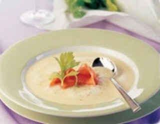 Kartoffel-cremesuppe-mit-raeucherlachs-img-5080